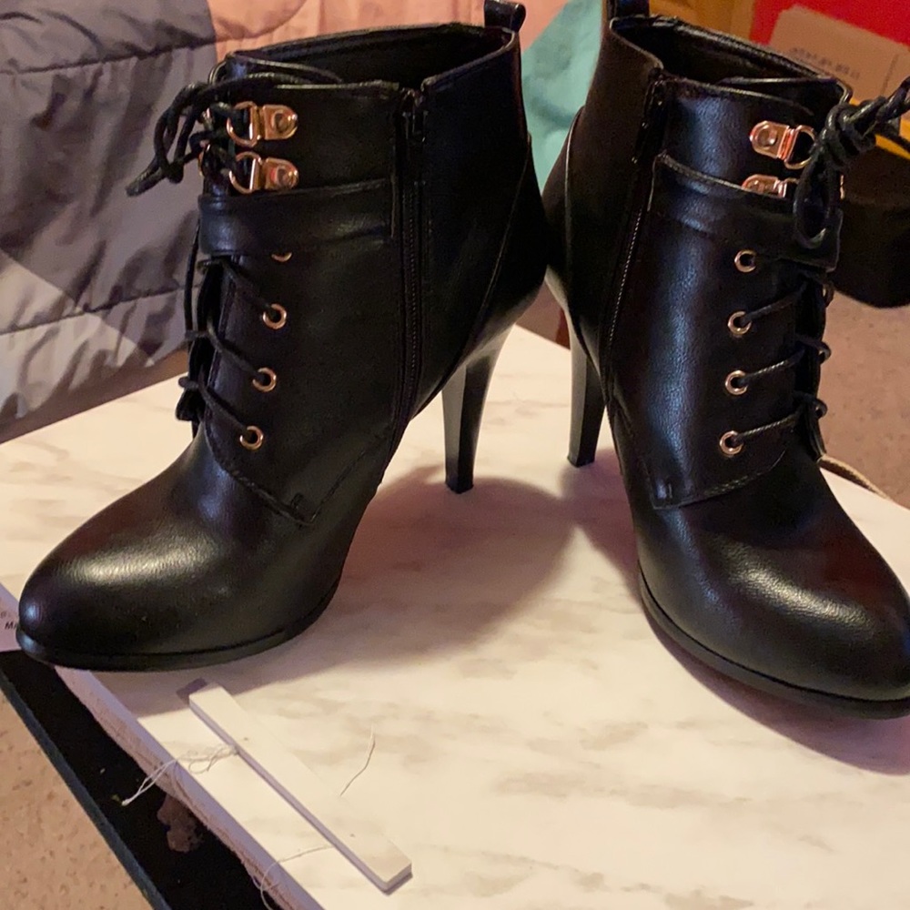Black Vittirio Booties